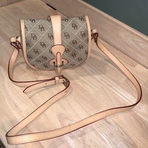 Dooney & Bourke purse